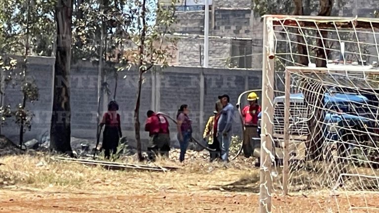 Atienden incendio en Secundaria Técnica 74