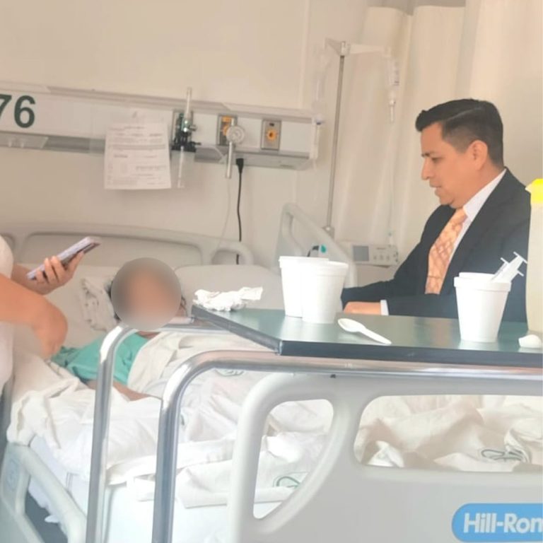Brindan atención a adulta mayor abandonada en el HGZ