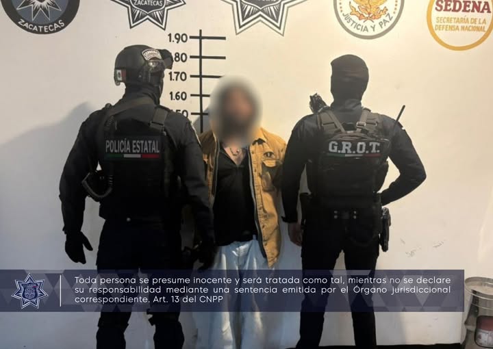 Detienen a hombre tras localizar vehículo robado
