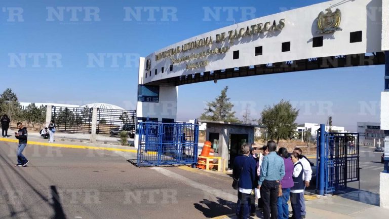 Piden cambiar maestro en Enfermería