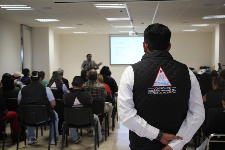CDHEZ y CNDH capacitan a colectivos de familias buscadoras
