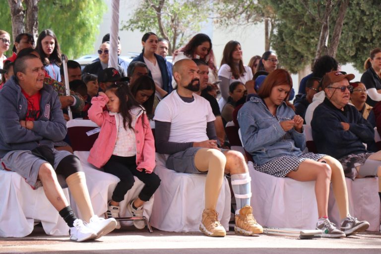 Invierten 2 mdp en fabricación y entrega de prótesis