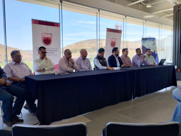 Realizan primera Expo Orienta Posgrados Quantum 2026