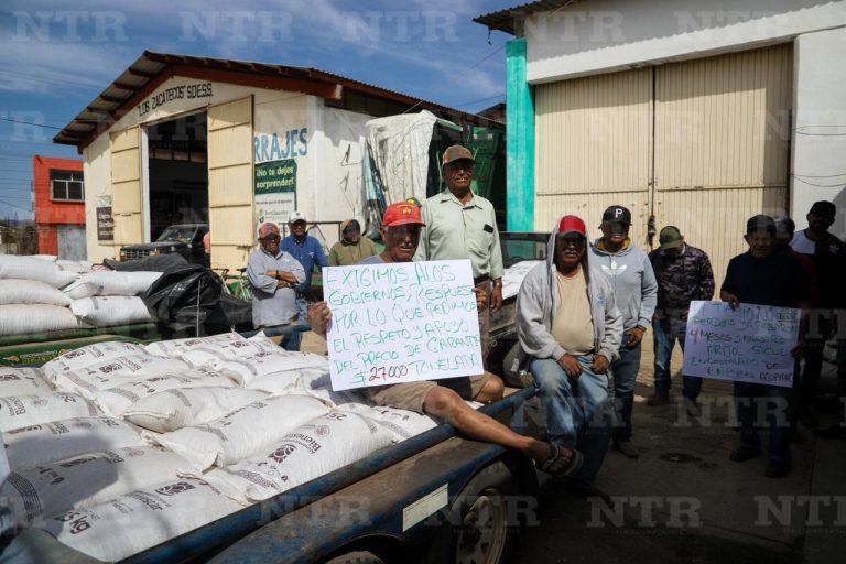 Protestan productores en Tacoaleche; exigen les reciban 200 toneladas de frijol