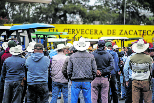 Campesinos exigen precios justos