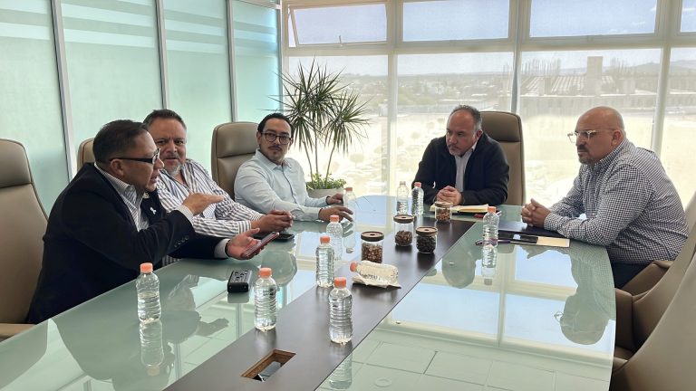Municipio reconoce error en cobro a comerciantes
