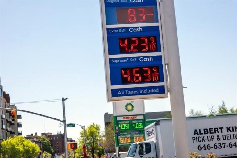 ¿Por qué la gasolina es más barata en EU que en otros países?