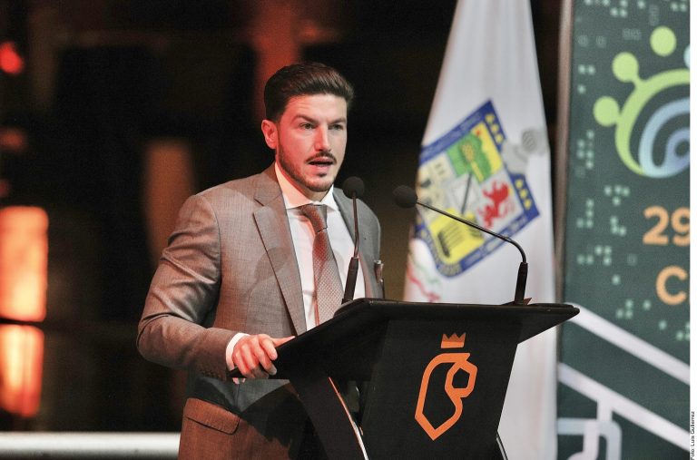 Se promueve Samuel García con miras… al 2030