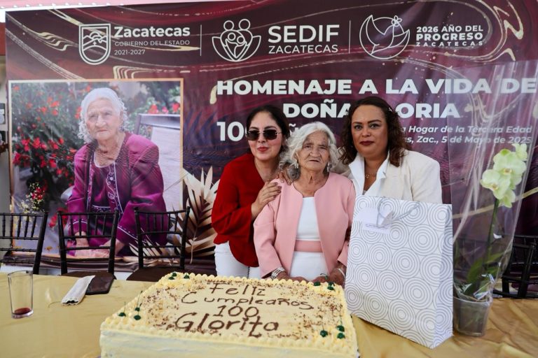 Celebra la Señora Gloria su cumpleaños número 100