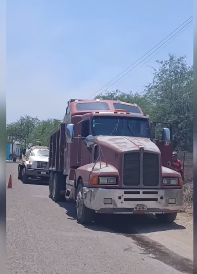 Arranca rehabilitación de tramo hacia Mezquital