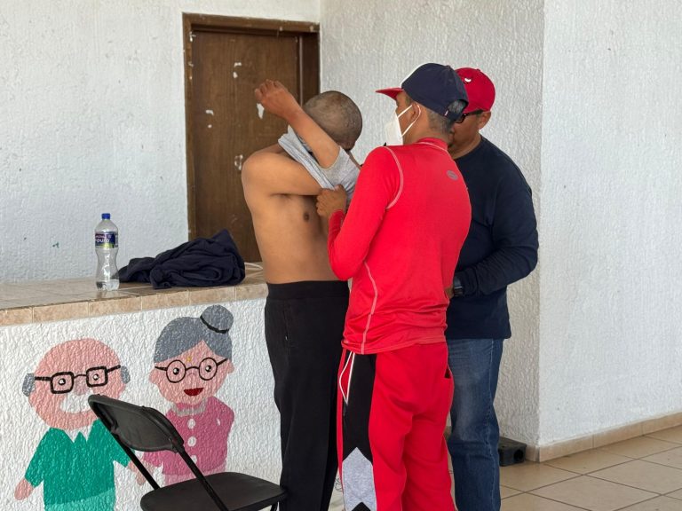 Brindan atención integral a persona en situación vulnerable