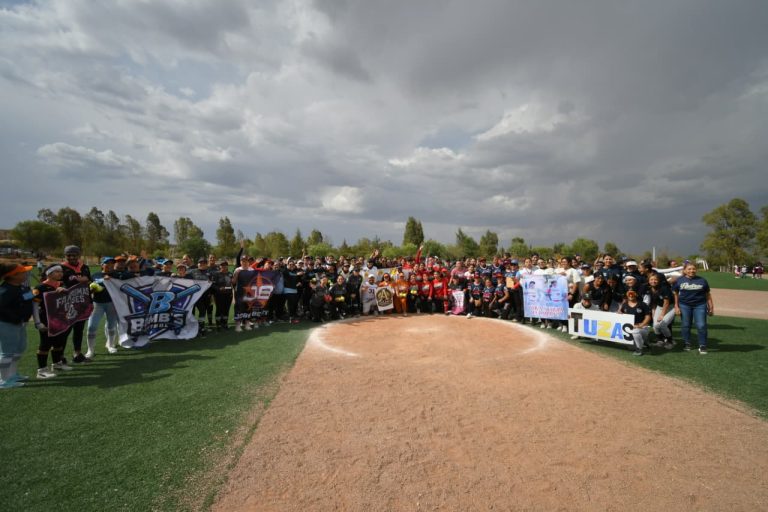 Inauguran Torneo de la Liga municipal de Softbol