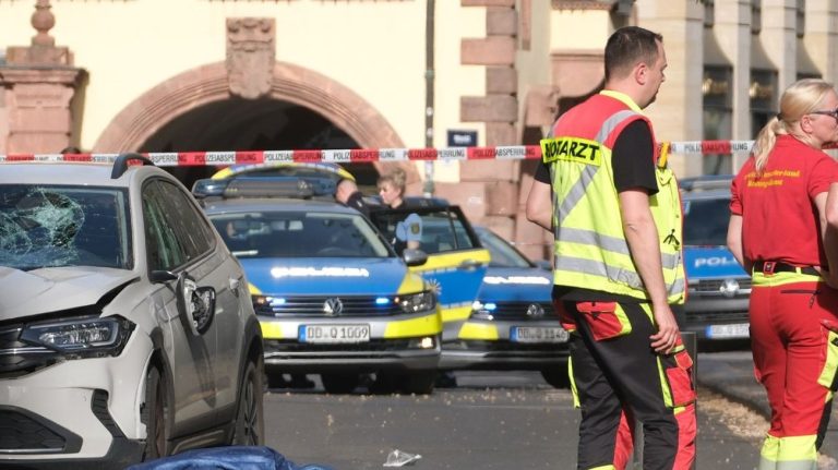 Deja 2 muertos un atropello de peatones en Alemania