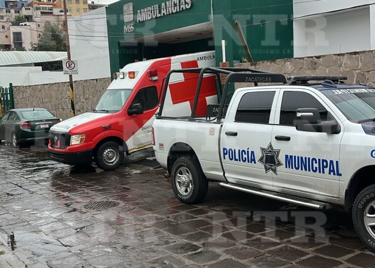 Cae empleada de la presidencia capitalina de un segundo piso