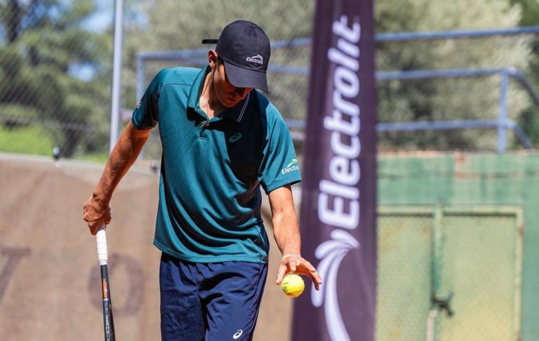 Emilio Nava avanza en Roland Garros