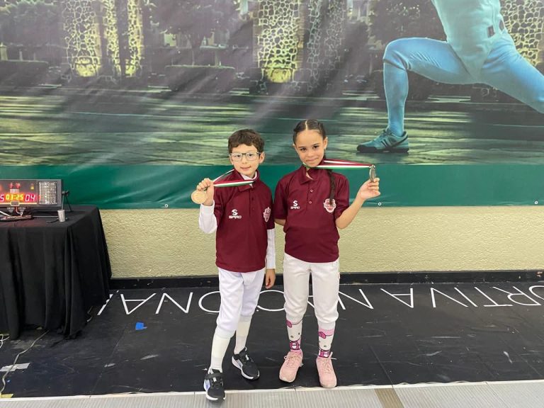 Esgrimistas zacatecanos cosechan medallas en Querétaro