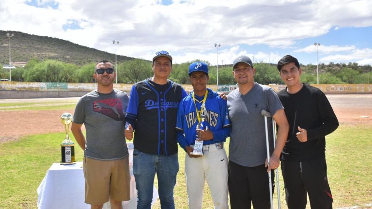 Halcones triunfa en la Liga Regional de Béisbol Juvenil de Nieves