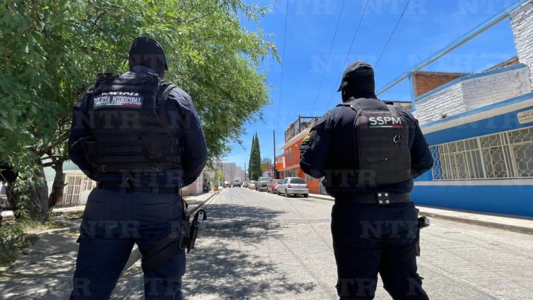 Recuperan camioneta robada y detienen a dos hombres