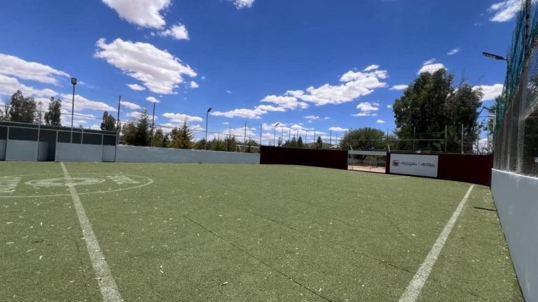 Reinauguran cancha de futbol rápido en Juan Aldama