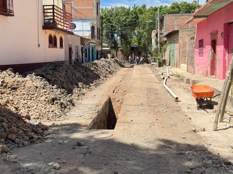 Renuevan redes de drenaje en Juan Aldama