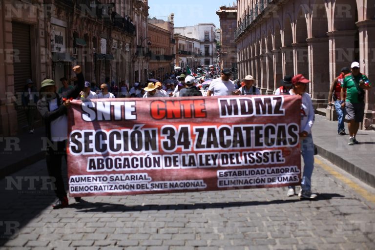 Participa sección 34 del SNTE en marcha del 1° de mayo