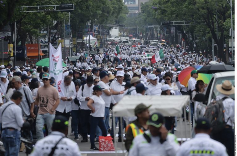 Tiene CNTE 79 peticiones, vamos una por una: Segob