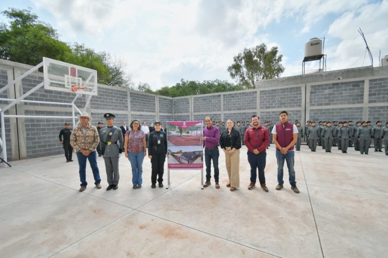 Entregan cancha y barda perimetral en el BGP