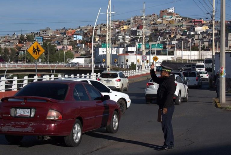 Reiteran reglas de tránsito en glorietas
