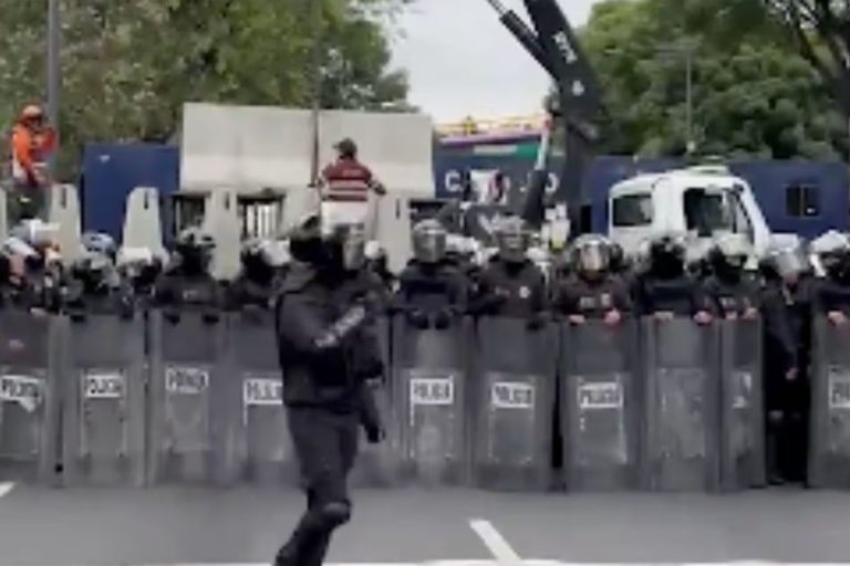Frenan policías avance de CNTE hacia Estadio CDMX
