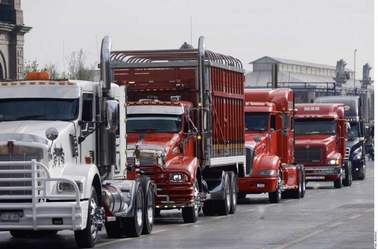 Le dice EU ‘goodbye’ a 20 mil conductores mexicanos