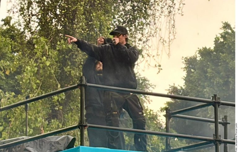 Ofrece Danny Ocean concierto gratuito bajo la lluvia en CDMX