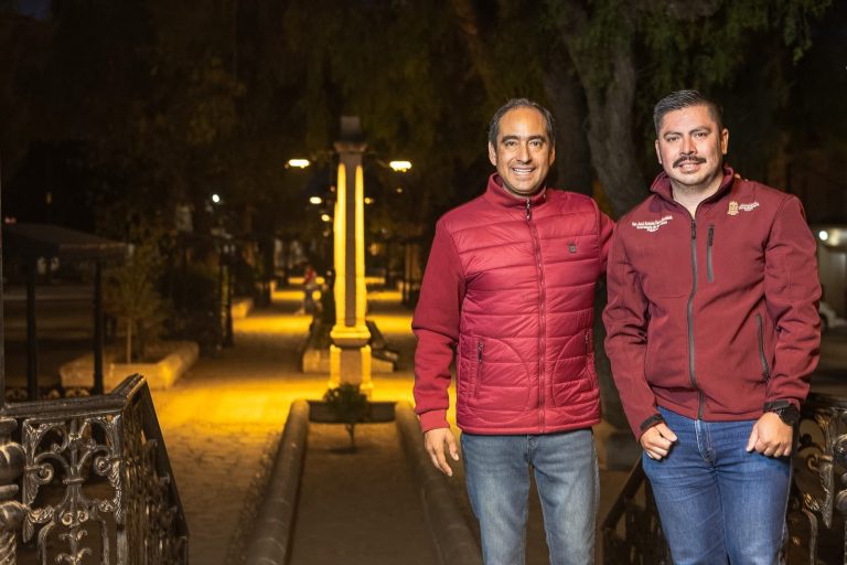 Supervisa alcalde cambio de luminarias en la Alameda