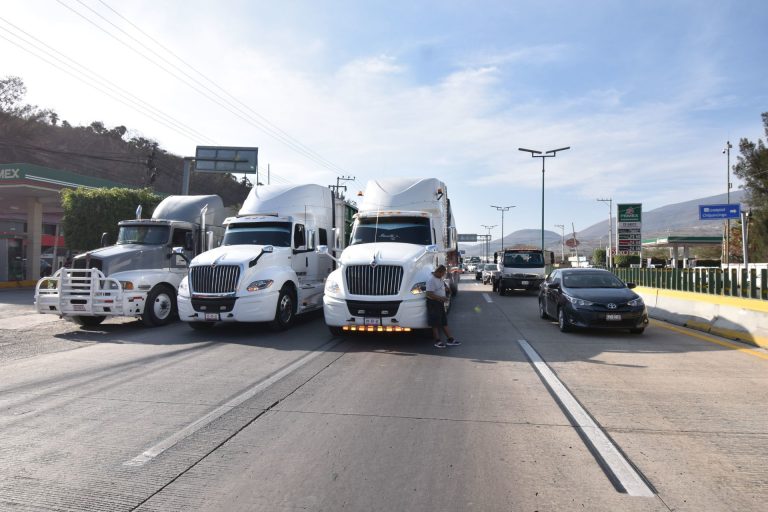 Transportistas ‘abren cancha’: Suspenden paro nacional tras acuerdo con Gobernación