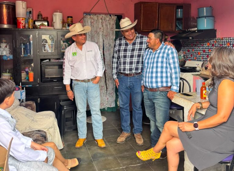 Asiste Carlos Puente a celebración en Rancho Grande