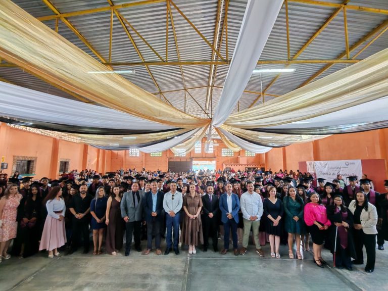 Egresan 70 alumnos de EMSaD de la Zacatecana
