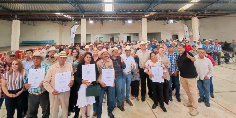 Entregan semilla de avena a 150 productores