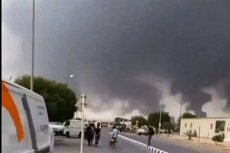 Atacan hutíes a petrolera de Arabia