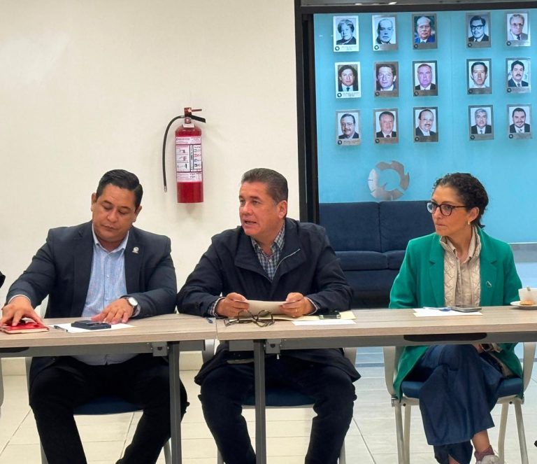 Se reúne Carlos Puente con integrantes de Canacintra y Canirac