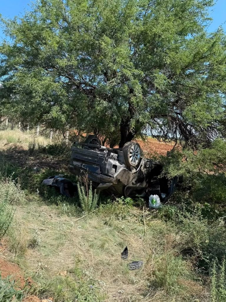 Volcadura en Sain Alto deja solo daños materiales