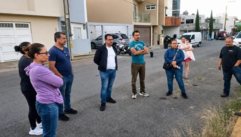 Atiende ayuntamiento de Guadalupe a vecinos de colonia la Fe