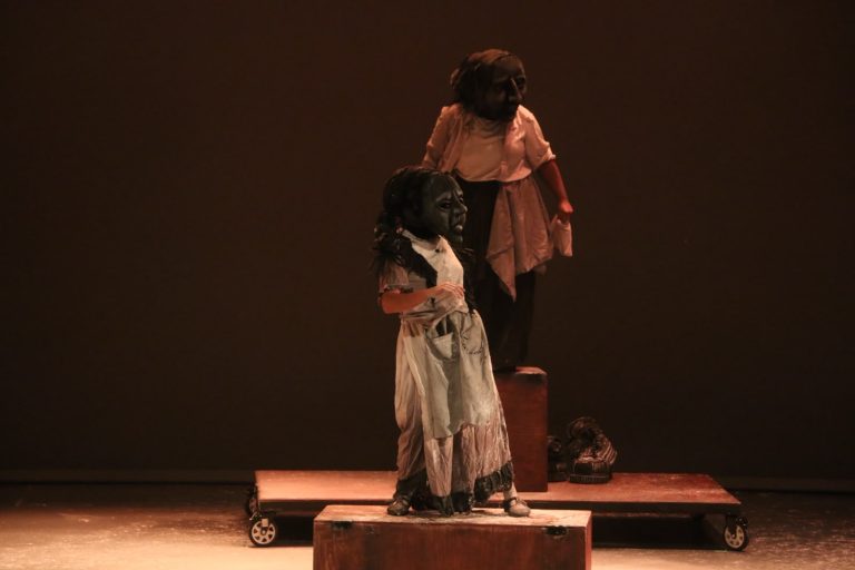 Hablan sobre memoria histórica con puesta de teatro