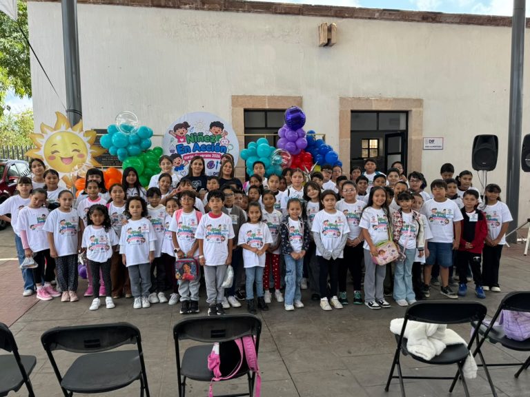 Participan 65 niños en curso de verano del DIF