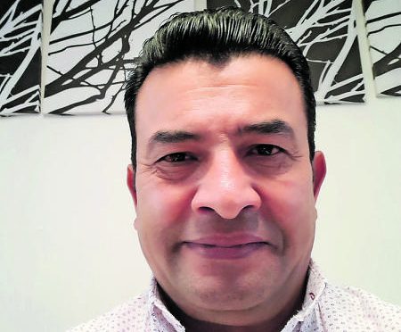 Confirma Rivera registro para contienda