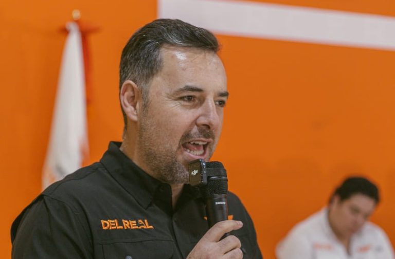Denuncian a seis políticos por campaña anticipada