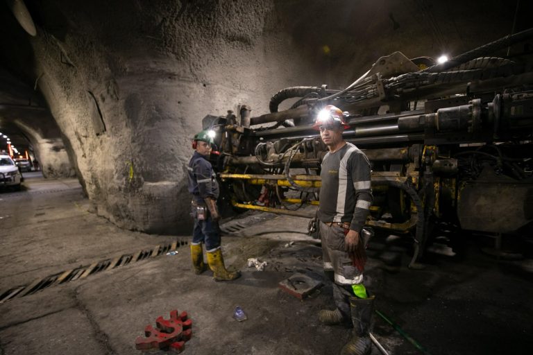 Disminuye producción en 4 de 5 minerales