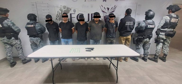 Detienen a cinco en Sain Alto; aseguran armas y droga