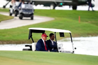 Interceptan dos aeronaves cerca de club de golf de Trump
