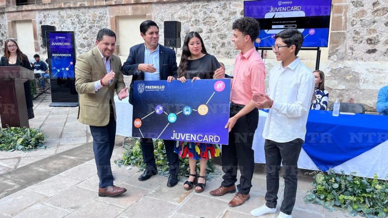Entregan mil tarjetas ‘JuveCard’ en Fresnillo