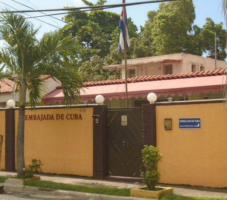 Ordena República Dominicana expulsión de 9 diplomáticos