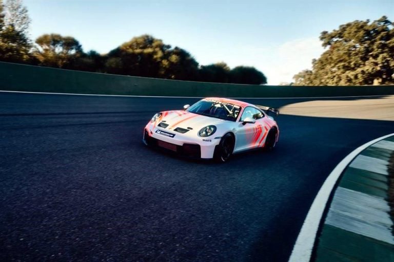 Porsche presentó su nuevo auto de competencia